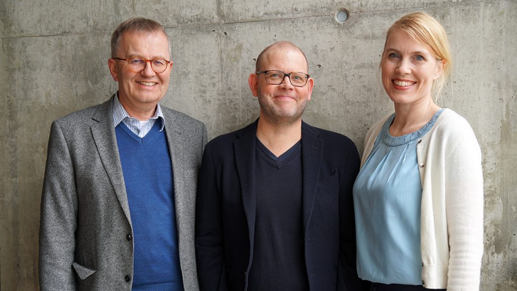 Prof. Dr. Martin Egelhaaf, Prorektor für Forschung, wissenschaftlichen Nachwuchs und Gleichstellung, Prof. Dr. Holger Straßheim von der Fakultät für Soziologie und Prof. Dr. Miriam Lüken von der Fakultät für Mathematik (v.l.). Foto: Universität Bielefeld