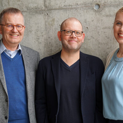 Prof. Dr. Martin Egelhaaf, Prorektor für Forschung, wissenschaftlichen Nachwuchs und Gleichstellung, Prof. Dr. Holger Straßheim von der Fakultät für Soziologie und Prof. Dr. Miriam Lüken von der Fakultät für Mathematik (v.l.). Foto: Universität Bielefeld