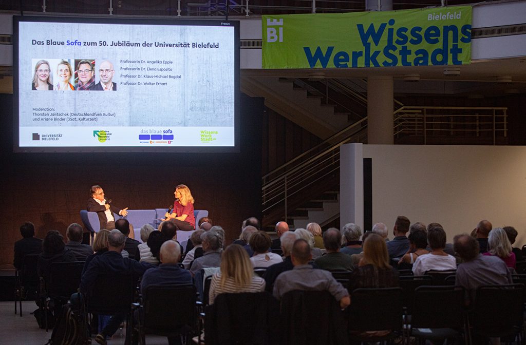 Prof. Dr. Klaus-Michael Bogdal: "Es gab bedeutende Wendepunkte in der Geschichte der Roma und Sinti." Foto: Universität Bielefeld / Mike-Dennis Müller