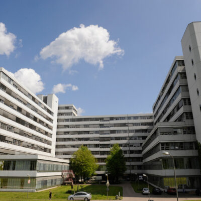 Zu ihrem Jubiläum veranstaltet die Universität Bielefeld im November eine interdisziplinäre Konferenz zur Zukunft der Theorien. Foto: Universität Bielefeld