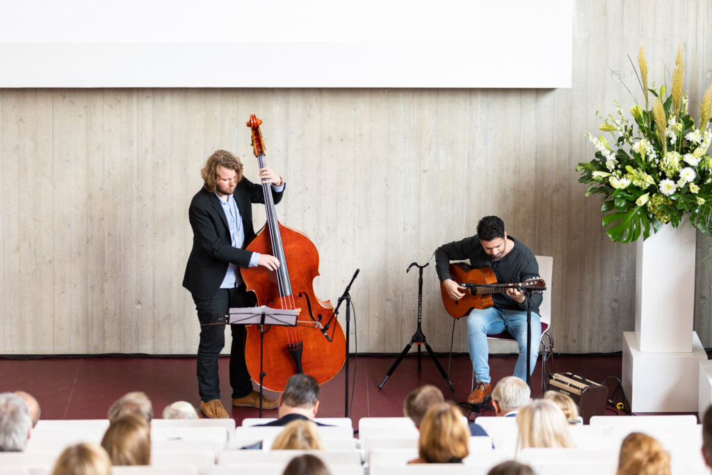 Das Saxophonduo Marius Strootmann und Jouyan Tarzaban der Hochschule für Musik Detmold sorgte für die musikalische Begleitung des Festaktes.