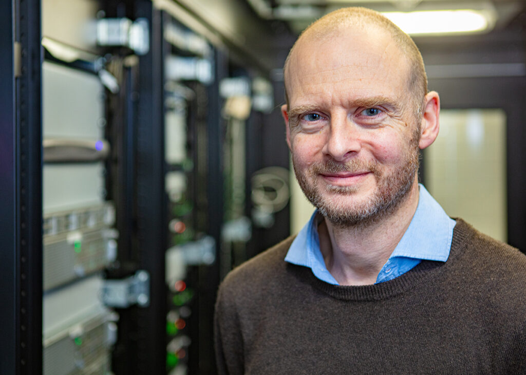 Bild der Person: Prof. Dr. Alexander Schönhuth, Technische Fakultät / Arbeitsgruppe Genome Data Sciencem Bielefeld Center for Data Science (BiCDaS), Centrum für Biotechnologie